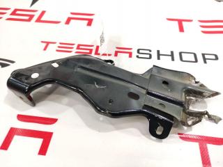 Кронштейн крепления фары и крыла Tesla Model 3 1 поколение 2019, 1092304-00-B
