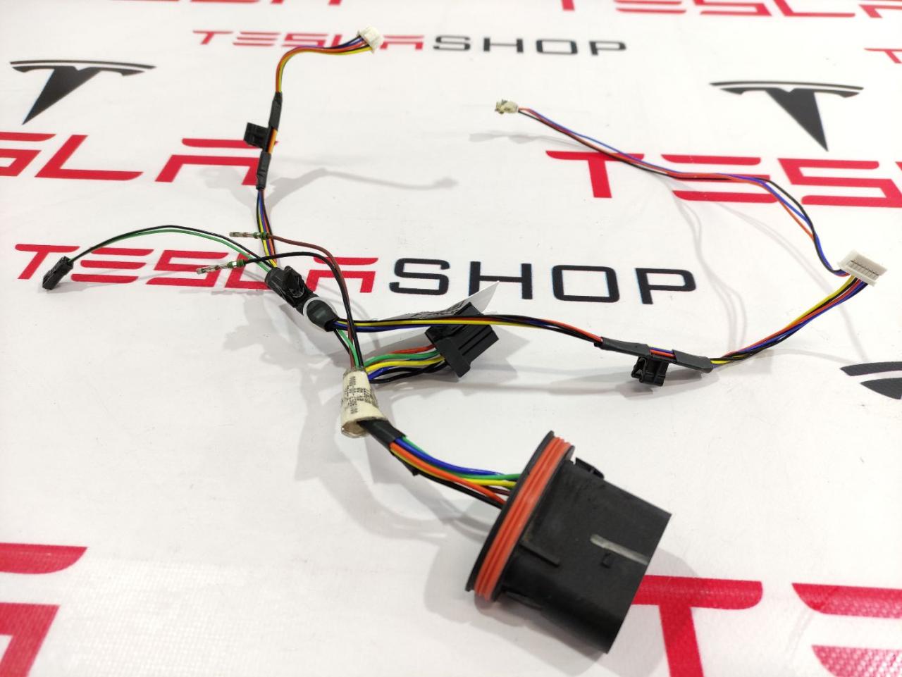 Электропроводка главной фары Tesla Model S 1 поколение 2015 - фото №1