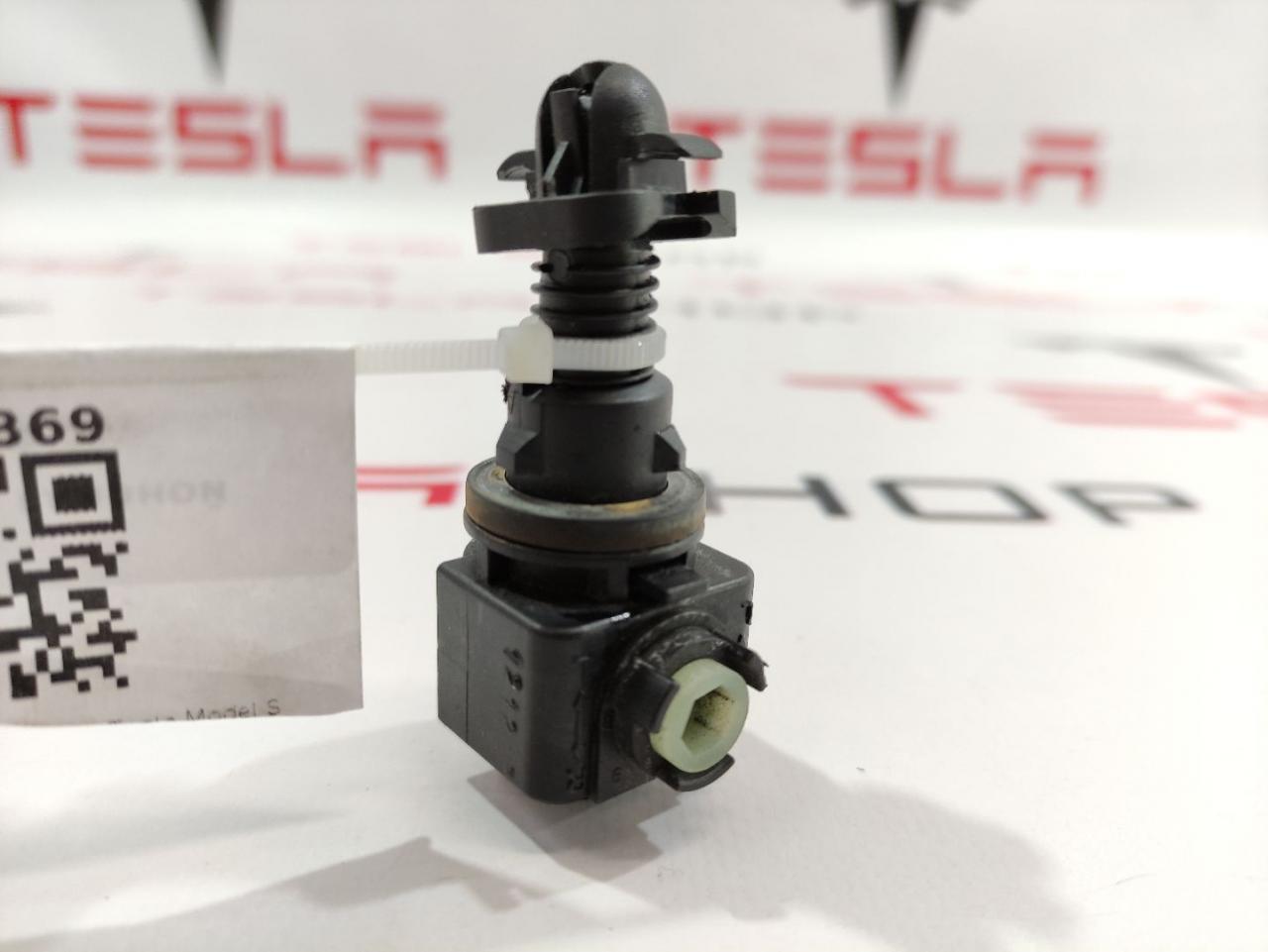 Регулировка главной фары Tesla Model S 1 поколение 2015, 6005906-00-D, 6005907-00-D - фото №1