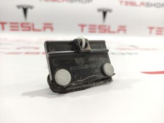 Кронштейн крепления рейлингов Tesla Model S 1 поколение 2015, 6008628-00-C