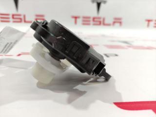 Сервопривод температуры пассажира (печки) Tesla Model S 1 поколение 2016, 6008243, 1116135-00-B, D267-AP9AA02