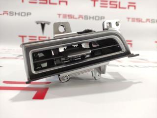 Воздуховод центральной панели (пассажирский) Tesla Model S 1 поколение 2016, 1061734-00-B, 1007825-00-C, 1096880-00-B