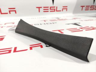 Накладка стойки А, (средняя высота) Tesla Model S 1 поколение 2016, 1007711-00-D