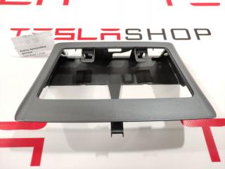 Корпус кронштейна дисплея Tesla Model 3 1 поколение 2018, 1101136-00-E