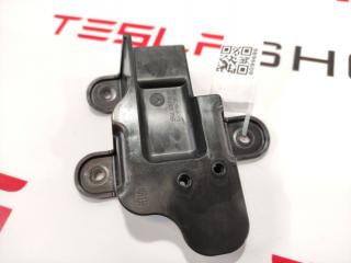Кронштейн крепления ручки Tesla Model S 1 поколение 2015, 1008413-00-C
