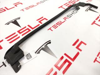 Уплотнитель задней двери Tesla Model S 1 поколение 2015, 1005422-00-D