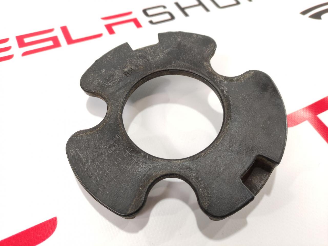 Накладка опоры (стакана) амортизатора Tesla Model 3 1 поколение 2018, 1044036-00-B - фото №1