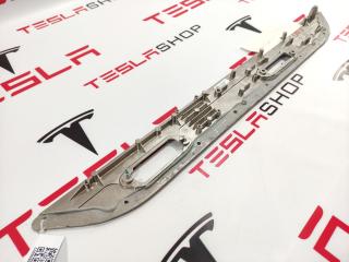 Пластина крепления основных разъемов высоковольтной батареи Tesla Model S 1 поколение 2015, 1015753-00-A