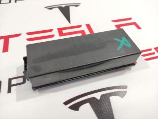 крышка блока предохранителей Tesla Model S 1 поколение 2015, 1009096-01-H