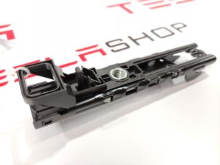 Кронштейн крепления ремня безопасности Tesla Model 3 1 поколение 2018, 1068130-01-B