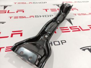 Направляющая сиденья второго ряда (крепление батареи) средняя Tesla Model 3 1 поколение 2018, 1098704-00-C