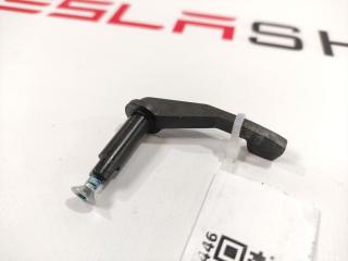 Фиксатор замка порта зарядки Tesla Model S 1 поколение (2012 - 2016), 1005612-00-G