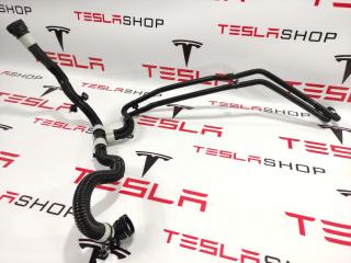Патрубок системы охлаждения теплообменник (Chiller)-батарея Tesla Model 3 1 поколение 2018, 1077579-00-E