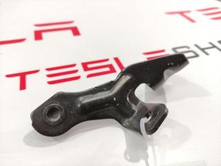 Кронштейн амортизатора капота (шаровый) Tesla Model 3 1 поколение 2018, 1089586-00-C