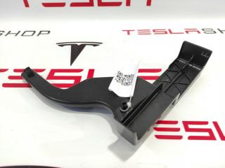 Накладка пластиковая боди контроллера Tesla Model 3 1 поколение 2018, 1461511-00-B
