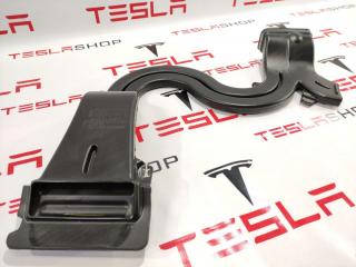 Воздуховод обогрева 2-го ряда сидений Tesla Model 3 1 поколение 2018, 1092163-00-A