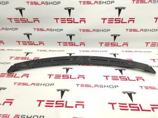 Панель крепления дефлекторов обдува лобового стекла (сетка) Tesla Model S 1 поколение 2016, 6007510-00-G, 1023272-00-B, 1023273-00-B
