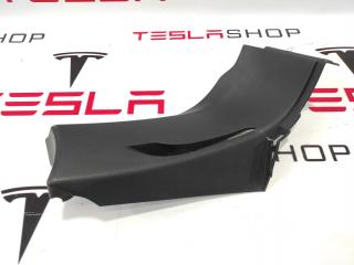 Накладка ремня безопасности стойки С Tesla Model S 1 поколение 2016, 1024730-00-B