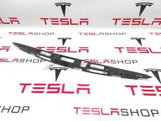 Кронштейн крепления молдинга крыши багажника Tesla Model S 1 поколение 2016, 1011685-01-C