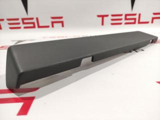 Накладка нижняя бардачка Tesla Model S 1 поколение 2016, 1002301-21-B