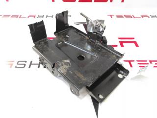 Крепление аккумулятора 12V Tesla Model S 1 поколение 2016, 1007556-00-C