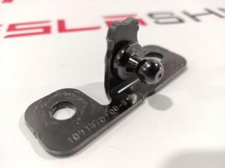 Кронштейн амортизатора капота (шаровый) Tesla Model 3 1 поколение 2018, 1091870-00-B