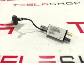 Антенна усилитель AM/FM Tesla Model S 1 поколение 2016, 1004793-00-D