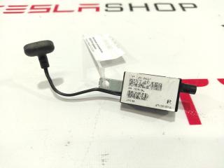 Антенна усилитель AM/FM Tesla Model S 1 поколение 2016, 1004808-00-D