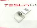 Кронштейн крепления солнцезащитного козырька Tesla Model S 1 поколение 2016, 1013811-00-B, 1013832-00-E - фото №4