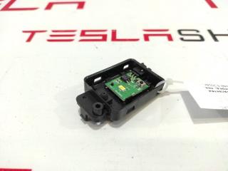 Фонарь подсветки салона Tesla Model S 1 поколение 2016, 1023772-00-A, 1046533-00-A