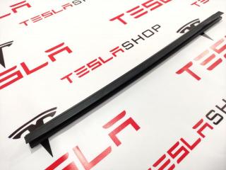 Уплотнитель стекла внутренний двери Tesla Model S 1 поколение 2016, 1038408-00-A