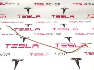 Трубка медная тросика привода люка Tesla Model S 1 поколение 2016, 6008691-00-E