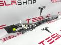 Накладка декоративная обшивки двери Tesla Model X 1 поколение 2017, 1035788-09-C - фото №5