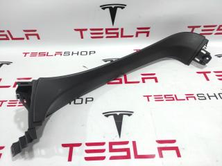 накладка двери (крышки) багажника Tesla Model X 1 поколение 2017, 1037902-00-E