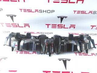 Кронштейн крепления динамиков крышки багажника Tesla Model X 1 поколение 2017, 1050282-00-D
