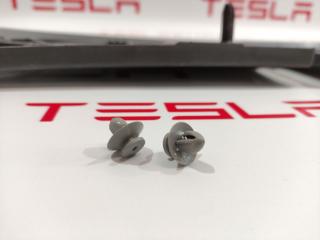 Клипса крепления подкапотного пластика 7x1.75-2.25 Tesla Model X 1 поколение 2020, 1047909-00-C