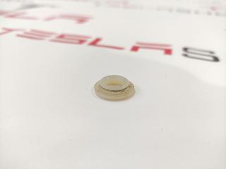 Шайба воздуховода центрального радиатора Tesla Model S 1 поколение 2015, 1007256-00-K