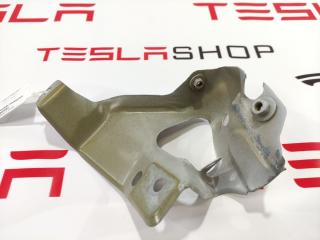 Кронштейн лонжерона (поддержка крыла/фары) Tesla Model 3 1 поколение 2018, 1086016-00-D