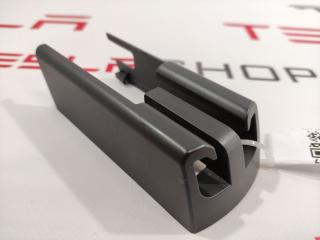 Заглушка салазки сиденья Tesla Model X 1 поколение 2017, 1062357-00-D