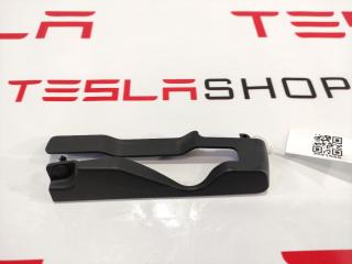 Заглушка салазки сиденья Tesla Model X 1 поколение 2017, 1068832-00-A, 1068833-00-A