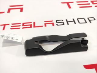 Заглушка салазки сиденья Tesla Model X 1 поколение 2017, 1068832-00-A, 1068833-00-A