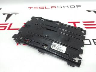 консоль салона (центральная часть) Tesla Model X 1 поколение 2016, 1055149-00-E, 1058053-00-S