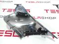 Накладка хромированная 2-го ряда сидения Tesla Model X 1 поколение 2017, 1062970-00-A - фото №3