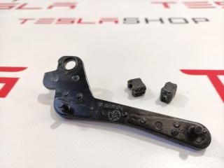 Кронштейн направляющая люка Tesla Model S 1 поколение 2015, 6008664-00-E