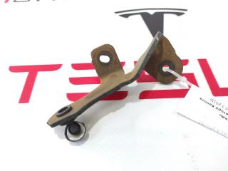 Кронштейн амортизатора капота (шаровый) Tesla Model 3 1 поколение 2019, 1089587-00-C