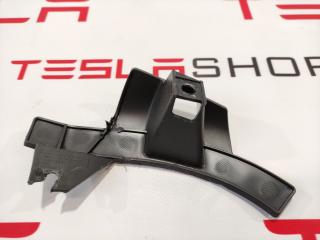 Крепление бампера переднего Tesla Model S 1 поколение [рестайлинг] (2016 - 2021), 1071939-00-C