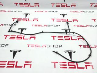 форсунка омывателя лобового стекла Tesla Model S 1 поколение 2015, 1052887-00-C, 1054647-00-A