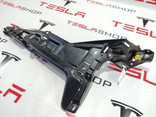 Кронштейн внутренний стойки C Tesla Model S 1 поколение 2015, 1009272-00-D