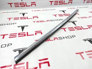 молдинг двери задней левой Tesla Model S 1 поколение 2016, 1095786-00-C