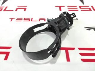 Крепление баллона пневмоподвески (ресивера) Tesla Model S 1 поколение 2015, 1013834-00-S